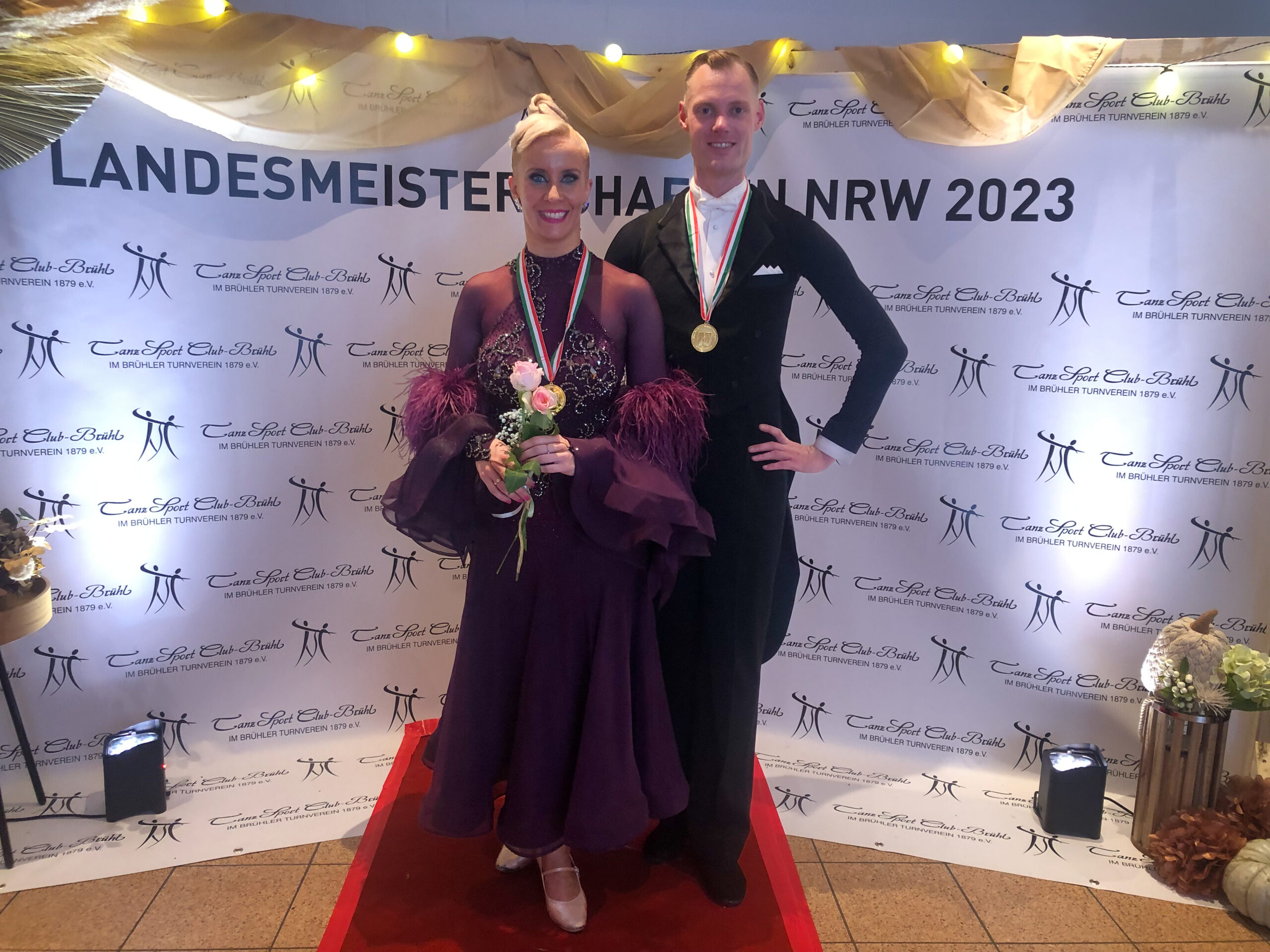 Mit perfekter Wertung zum Landesmeistertitel – Laura und Alexander Voges dominieren die Masters I S-Standard in NRW
